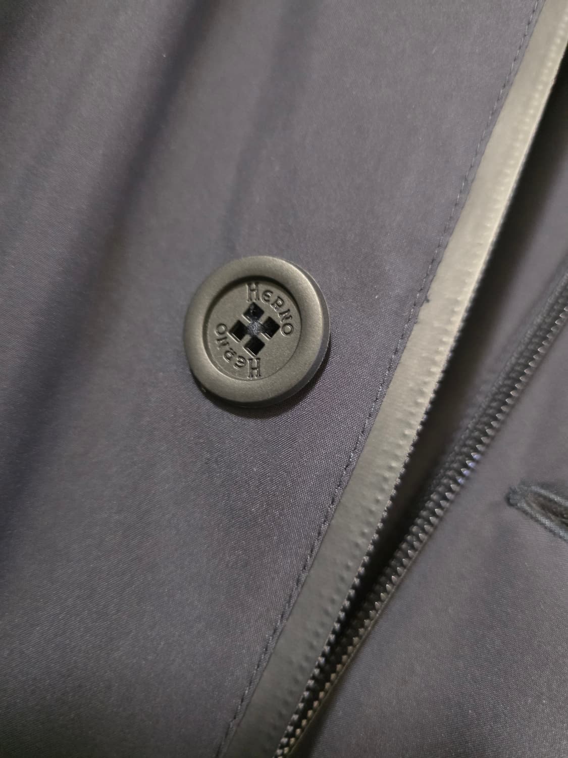 에르노 라미나르 고어텍스 구스패딩자켓 50사이즈 미사용품 상품이미지4