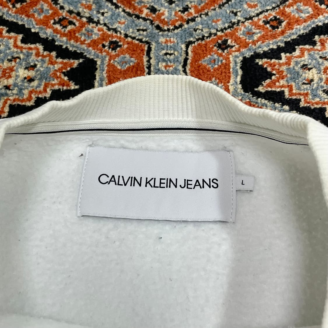 캘빈클라인 화이트 기모 맨투맨 티셔츠 남성L 상품이미지5