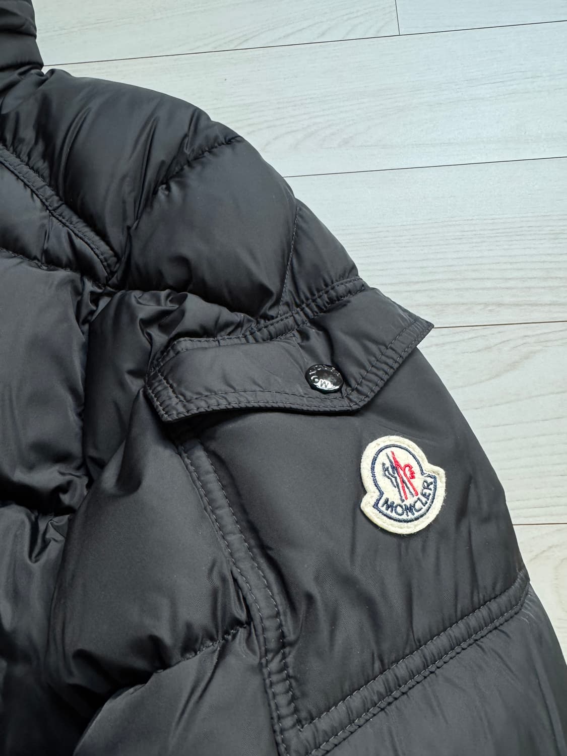 몽클레어 남성 마야프 숏 패딩 블랙 3 상품이미지8