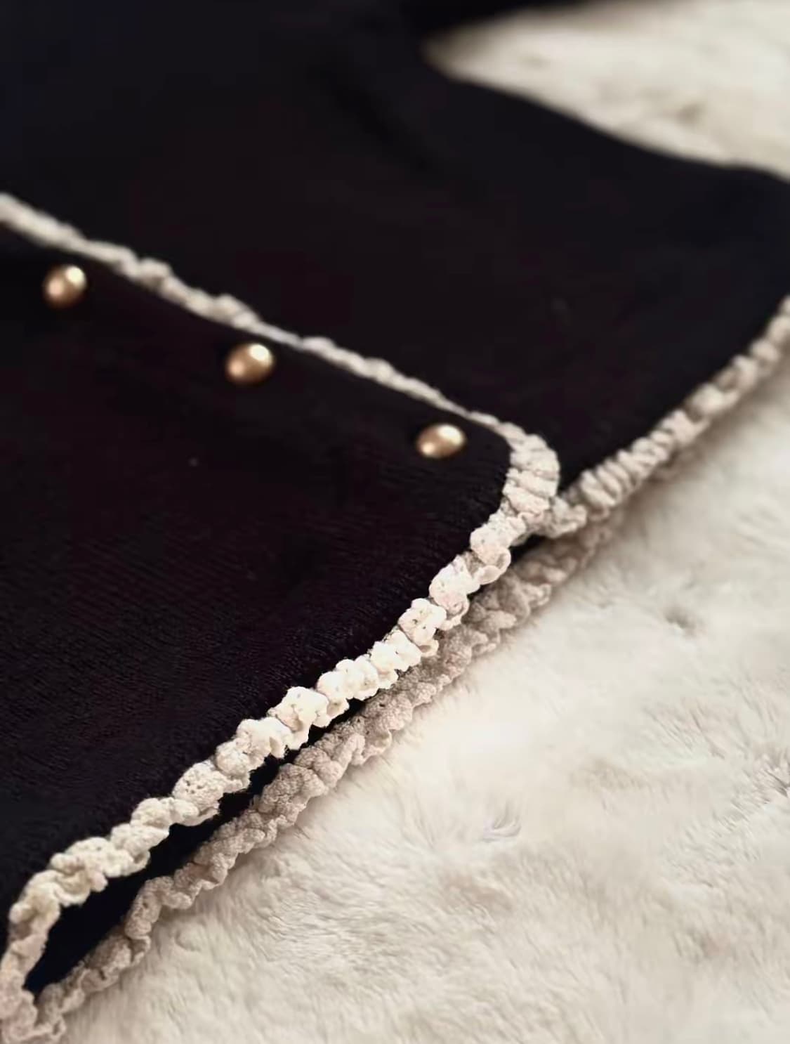 [새상품] 금장단추 레이스 포인트 블랙 가디건 상품이미지3