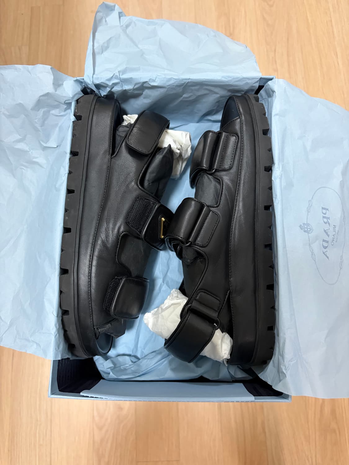 프라다 나파 가죽 샌들 상품이미지6