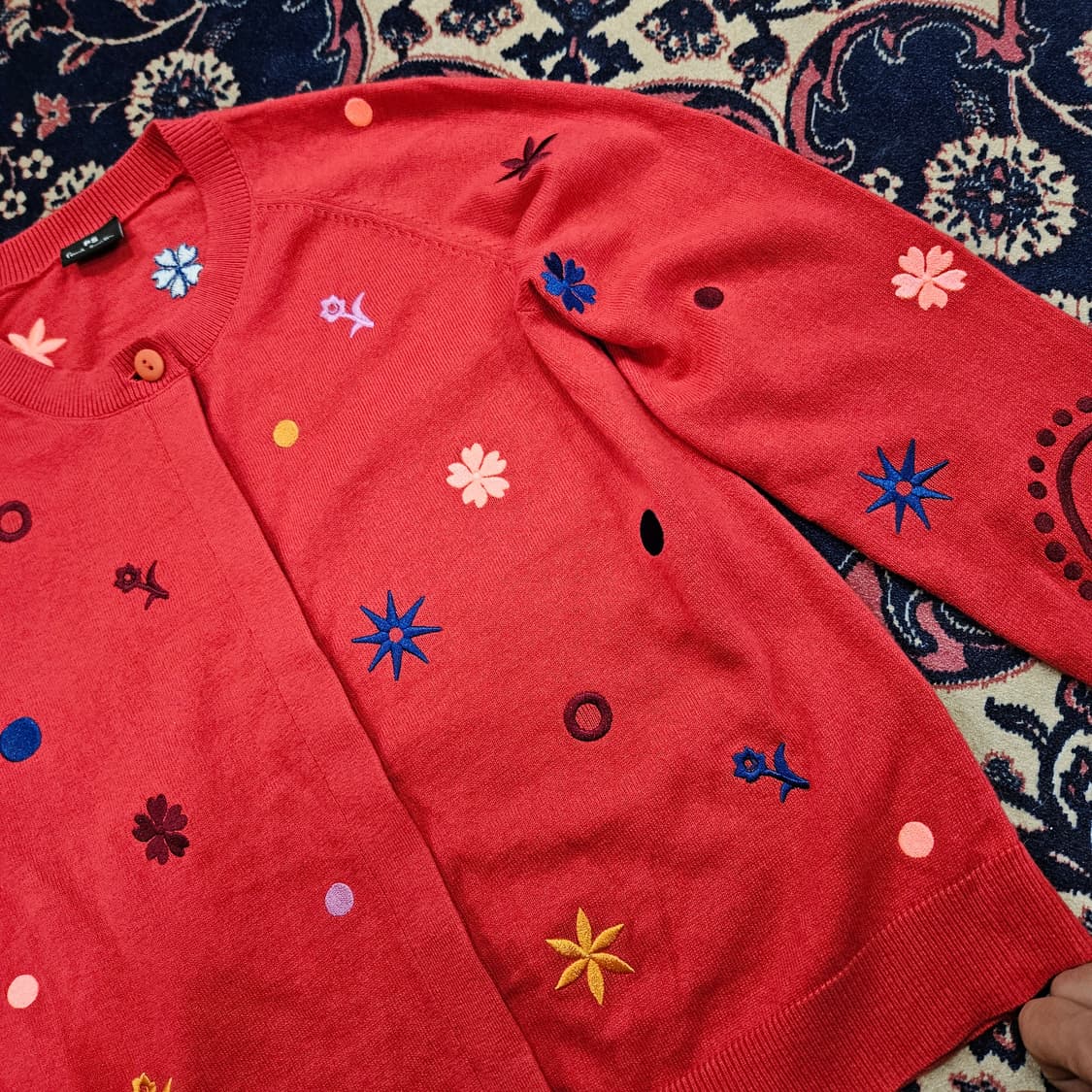 (국내매장) 폴스미스(P.S) 플라워 자수 디테일 다홍 가디건  상품이미지5