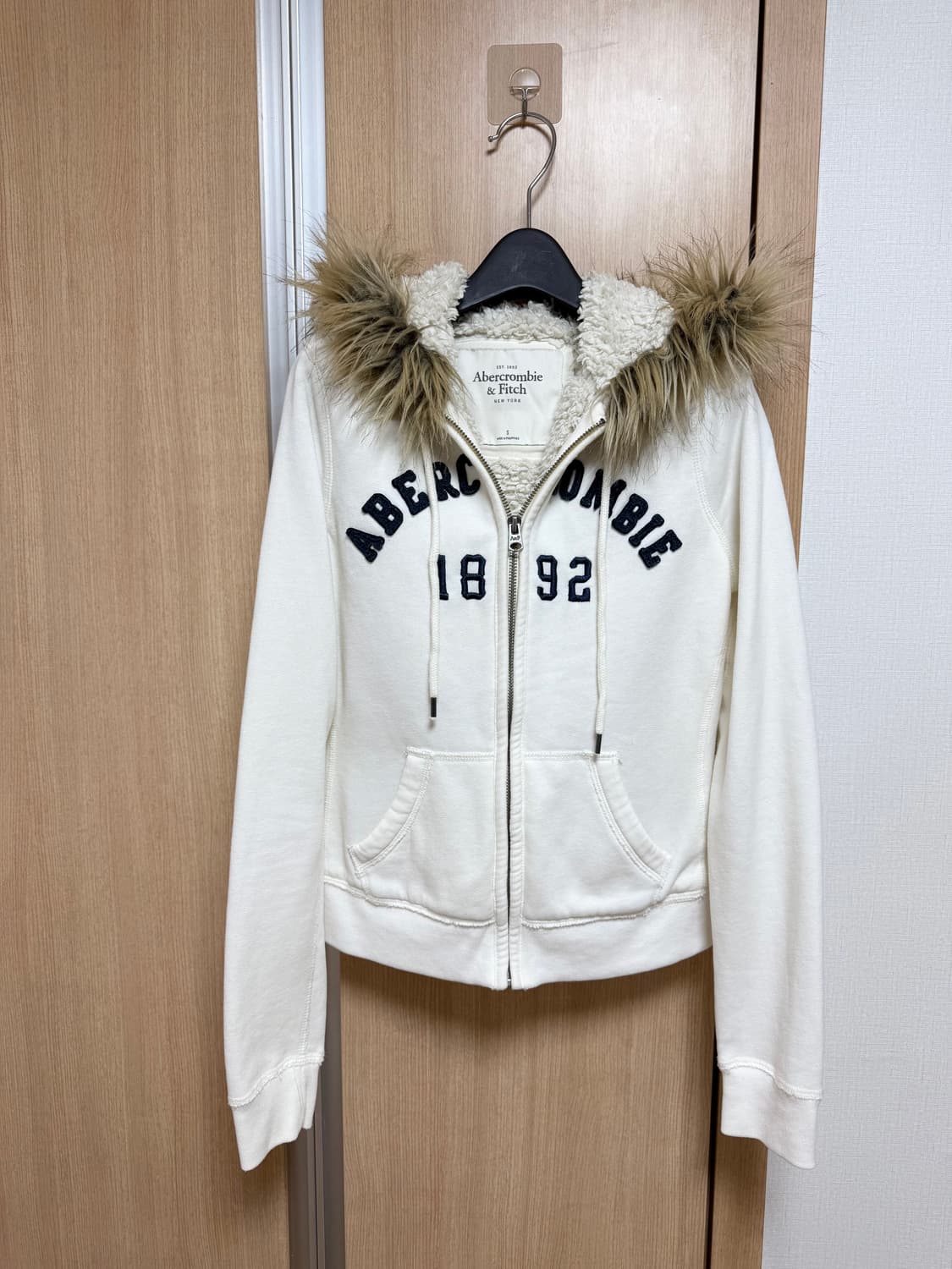 아베크롬비 딱붙핏 울프죠 후드집업 xs 상품이미지1