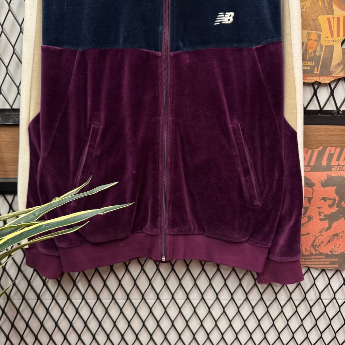 뉴발란스 아노락 벨벳 트랙 자켓 전면 로고 포인트 퍼플 네이비 상품이미지4