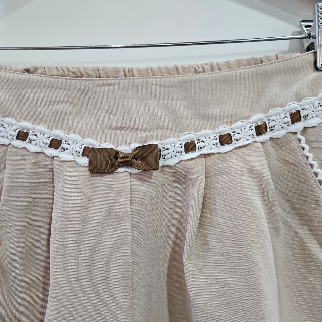 앙크루즈(Ank Rouge) 밀크초코라떼 레이스 큐롯 팬츠 상품이미지3