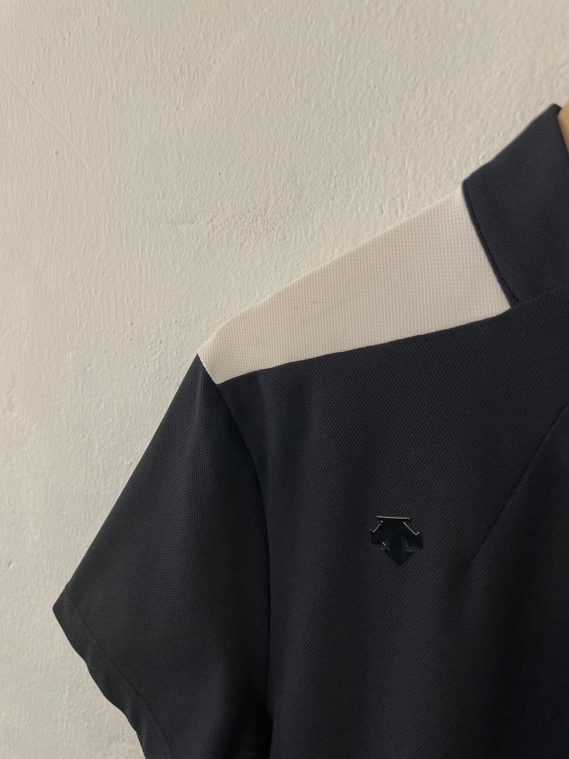 데상트 골프 셔츠  상품이미지5