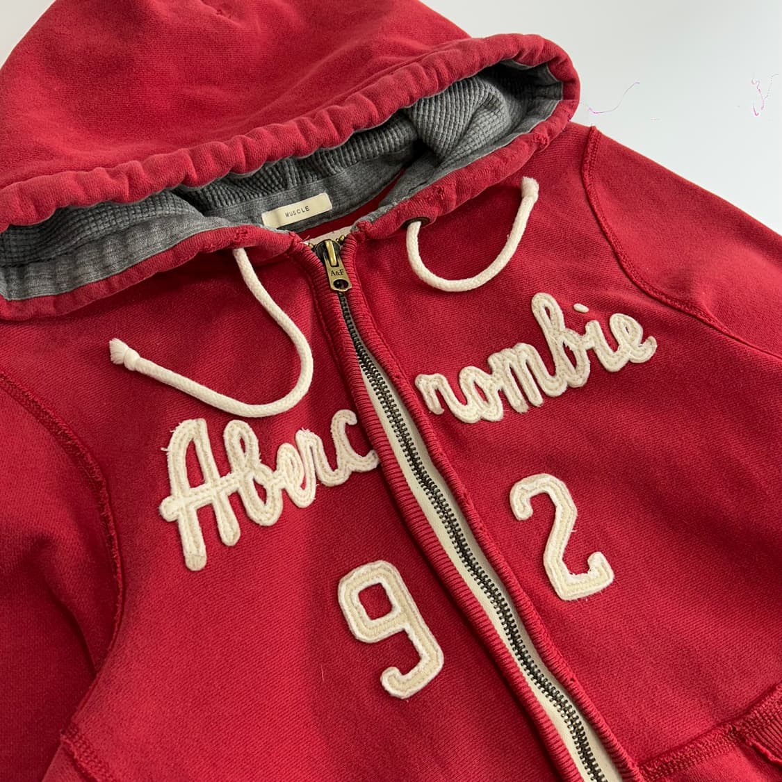 Abercrombie 아베크롬비 그런지 스펠아웃 로고 레드 후드집업  상품이미지4
