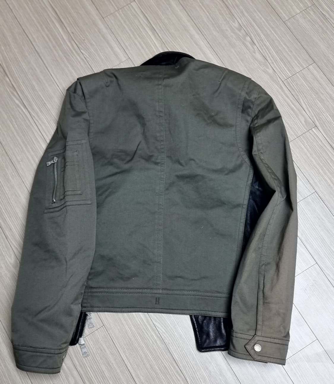 닐바렛 유아인 블랙 가죽 배색 라이더 자켓(M) 상품이미지4