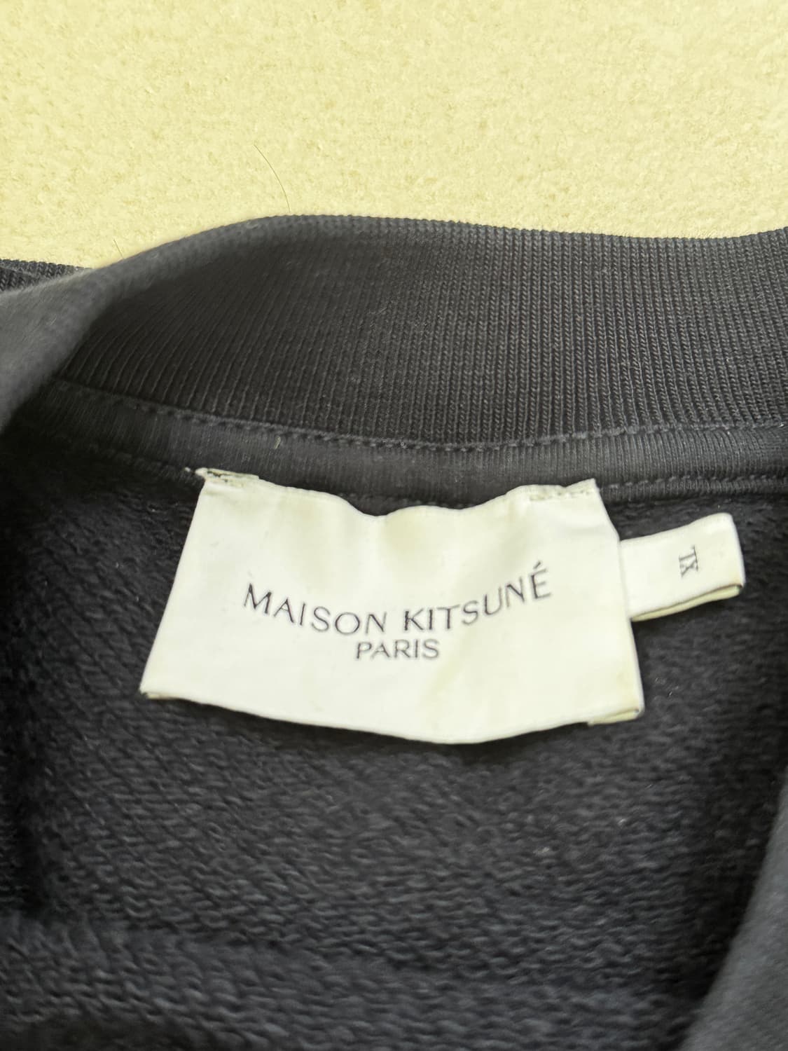 메종키츠네 트라이컬러 폭스패치 맨투맨 XL 팝니다 상품이미지2