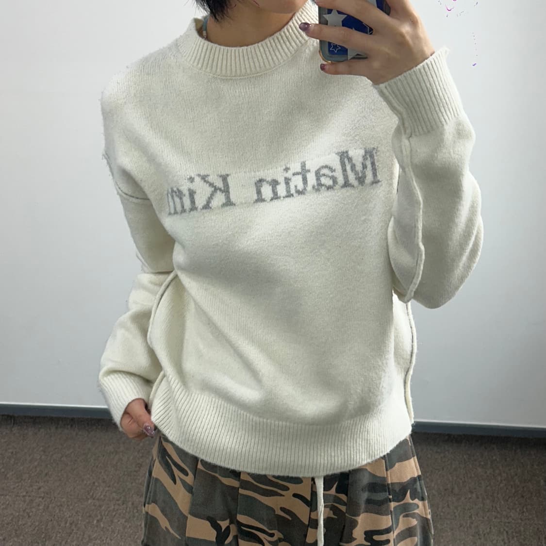 Matin kim  마땡킴 그레이로고 아이보리 니트 상품이미지1