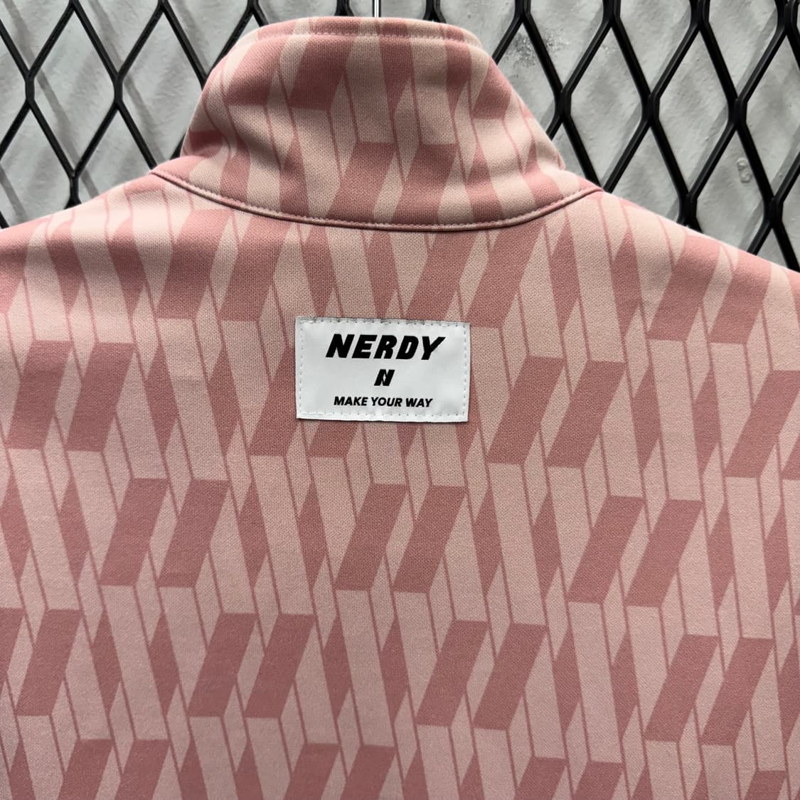 21F/W 널디 DNA 모노그램 트랙자켓 전면 로고 포인트 핑크 상품이미지5