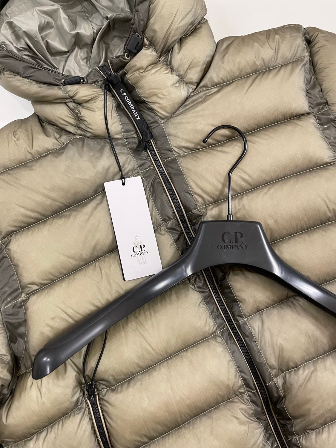 CP컴퍼니 DD쉘 디디쉘 경량패딩 XL 새상품 판매 상품이미지4