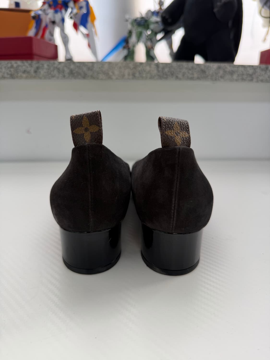 정품) 루이비통 블랙 스웨이드 플랫 슈즈 구두 39.5 상품이미지5