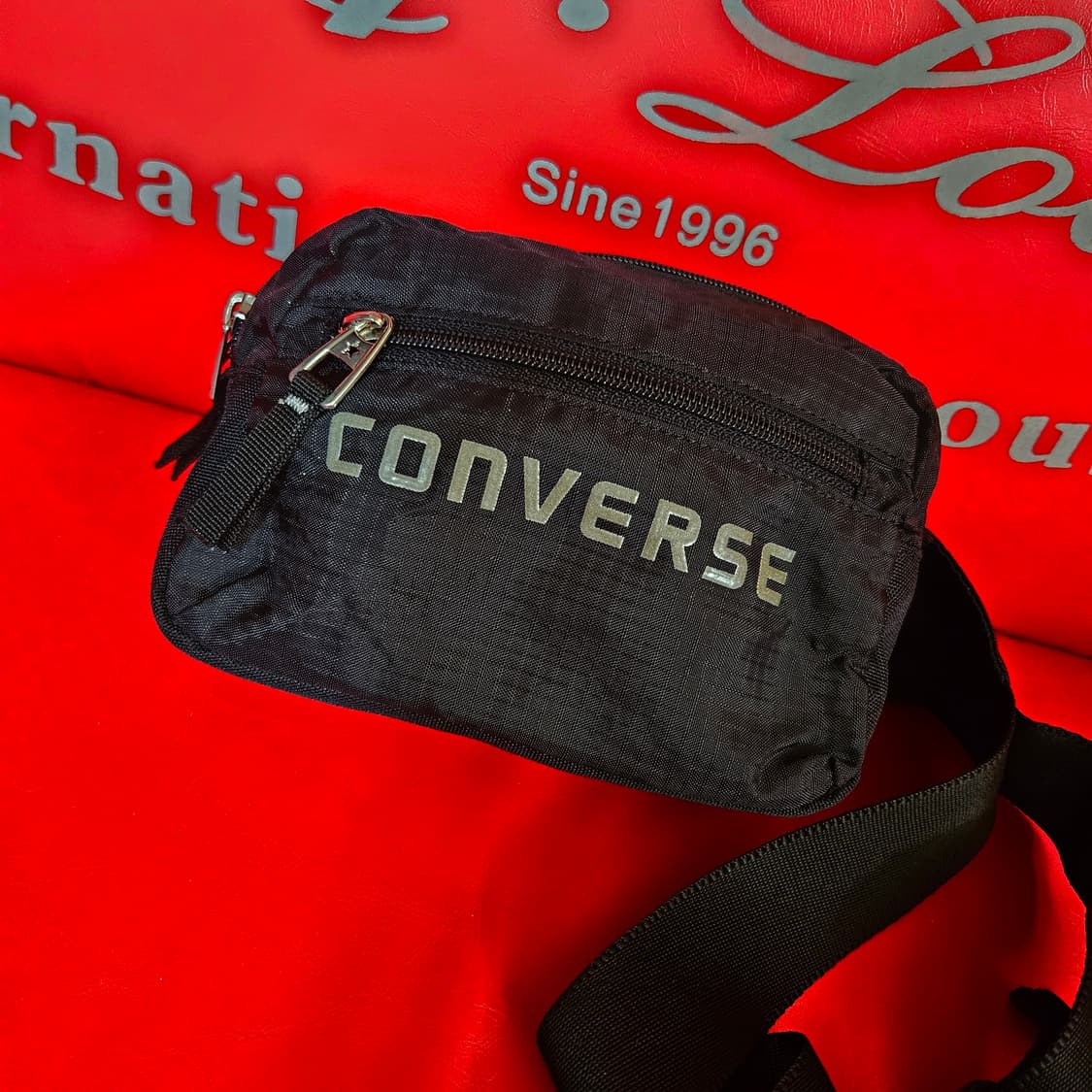 컨버스(Converse) 시그니쳐 빅로고 미니 카메라백 상품이미지1