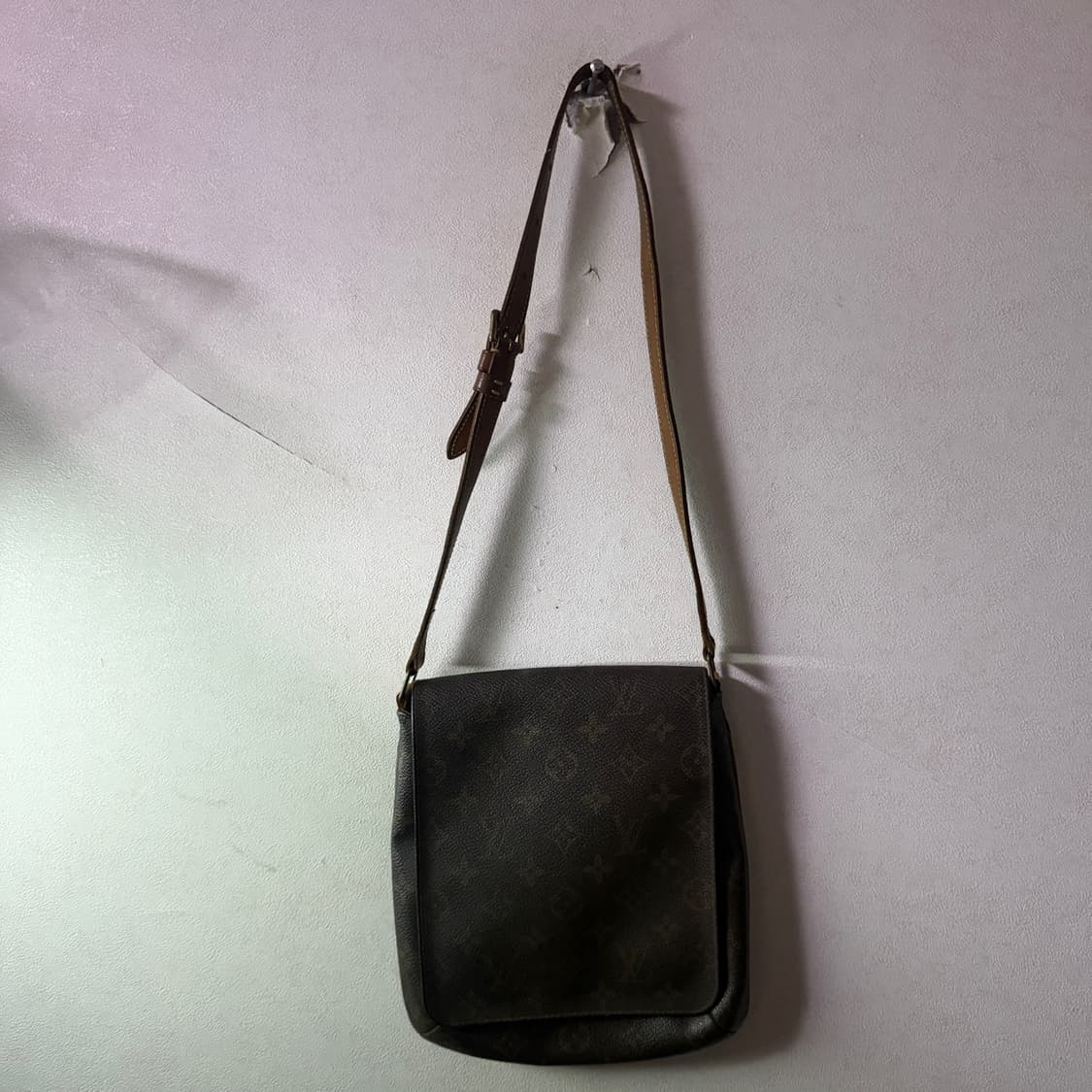 루이비통 모노그램 뮤젯 탱고 숄더백 상품이미지5