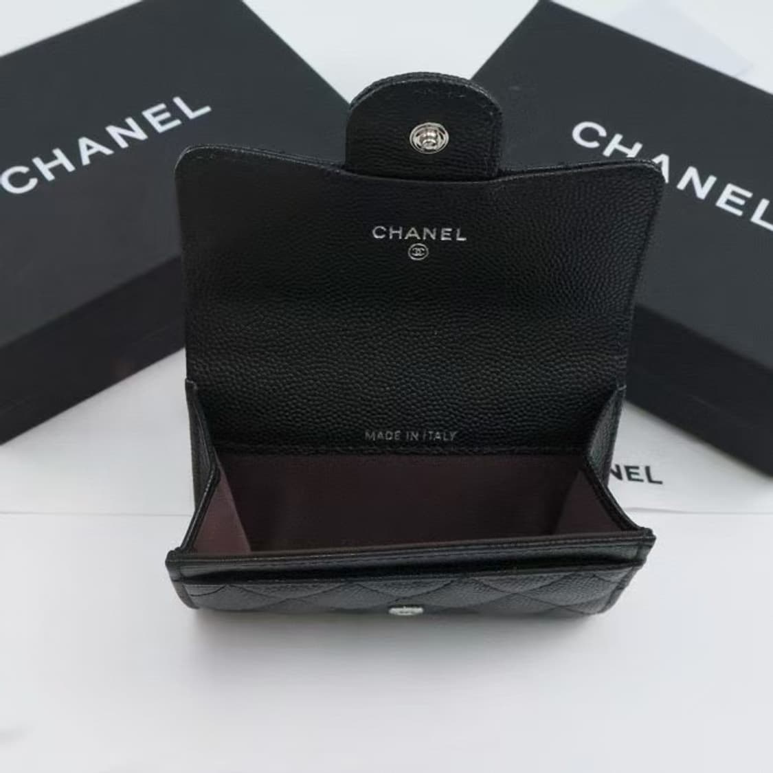 샤넬 클래식 카드 홀더 그레인드 카프스킨 & 골드 메탈 블랙 상품이미지7