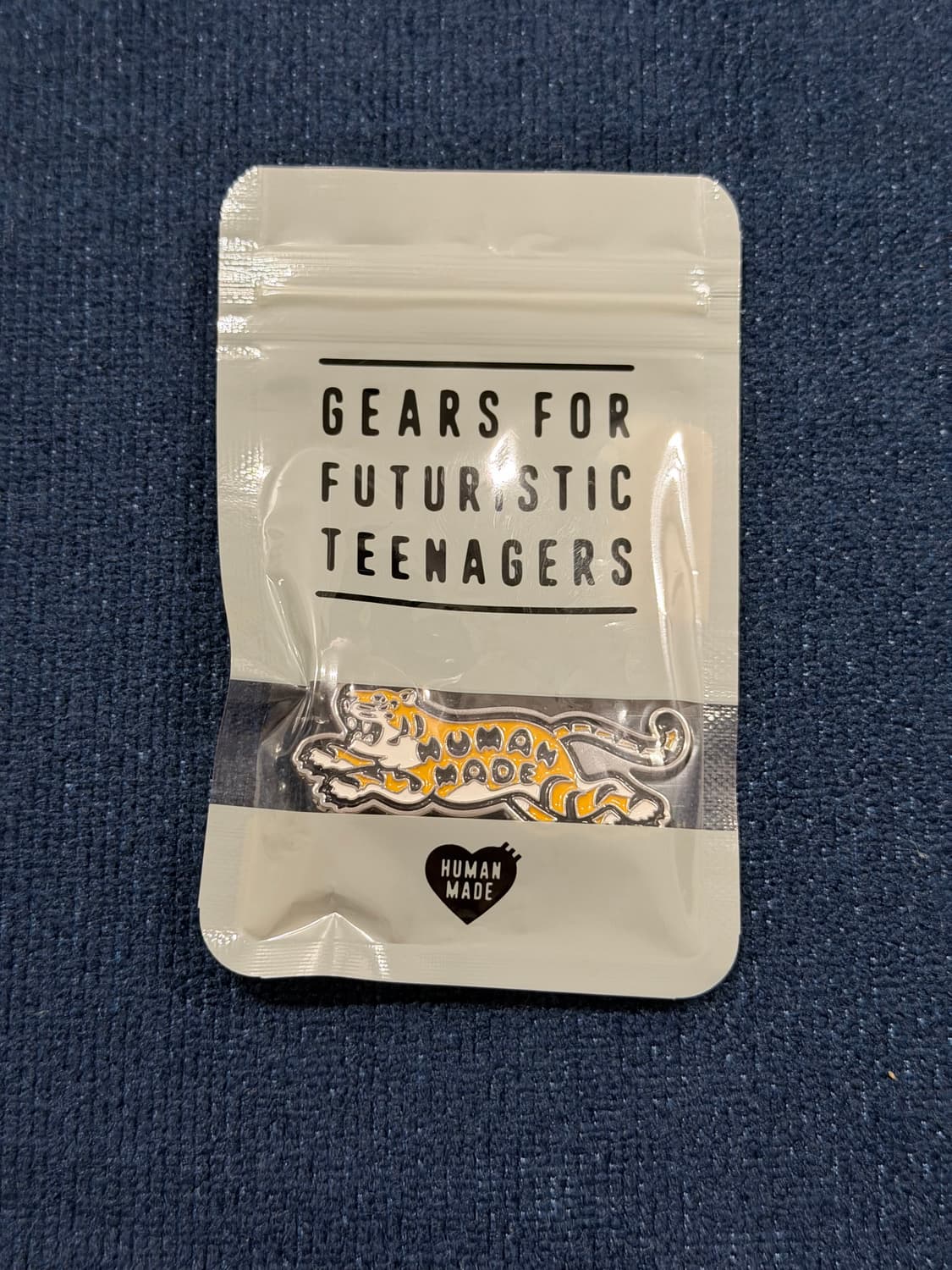 휴먼 메이드 애니멀 핀 뱃지 옐로우 상품이미지1