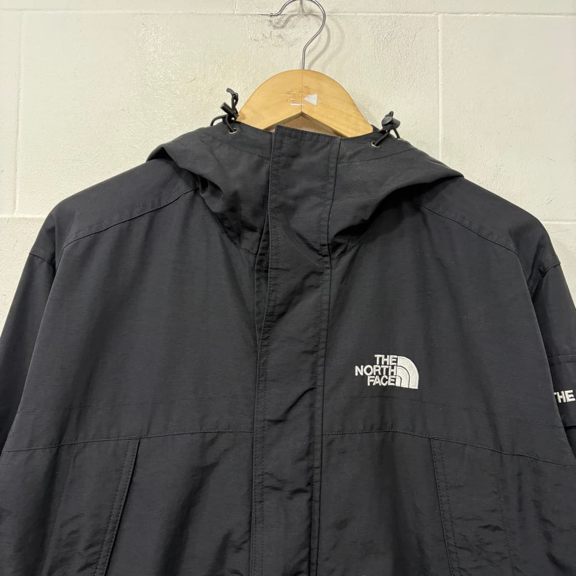 노스페이스 바람막이 자켓 상품이미지2