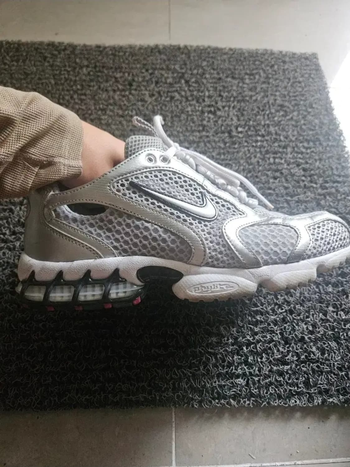 나이키 에어 줌 스피리돈 케이지 2 메탈릭 실버 상품이미지2