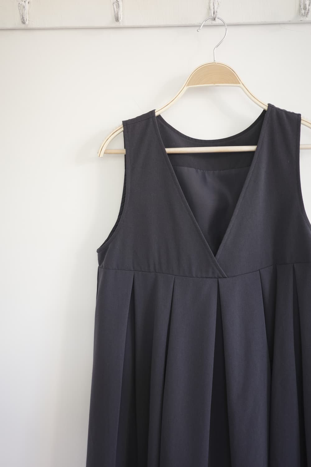 일본 빈티지 블랙 V넥 플리츠 원피스 상품이미지5