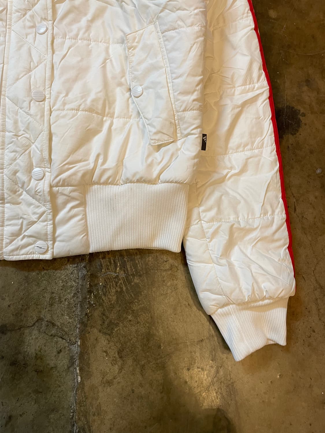 아디다스 y2k 레어 화이트 레드 숏 패디드 자켓 상품이미지4