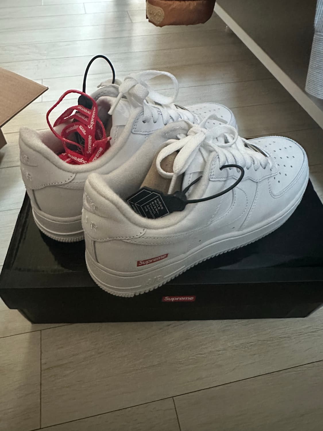 나이키 슈프림 240 상품이미지1