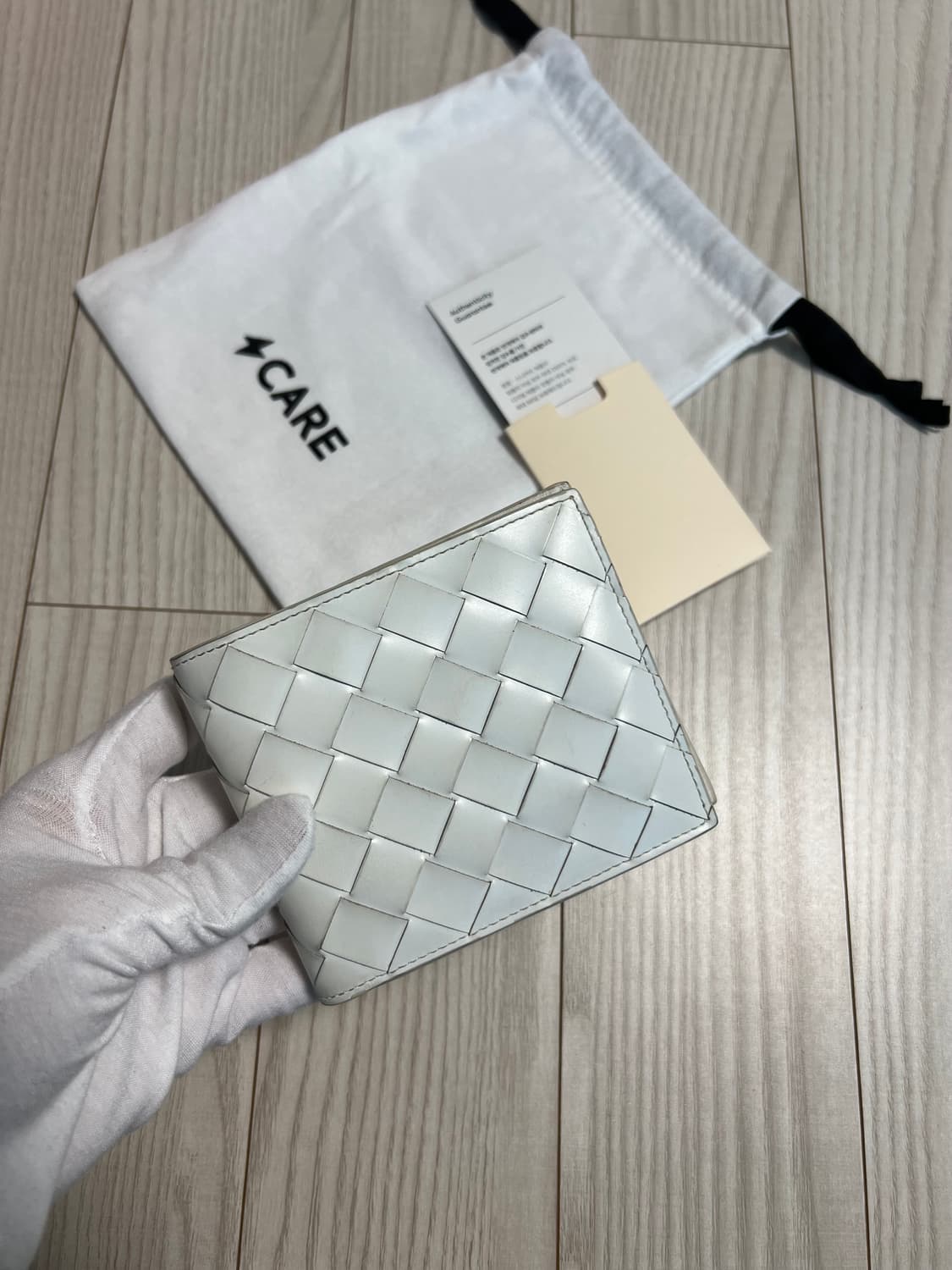 보테가베네타 인트레치아토 반지갑 상품이미지1