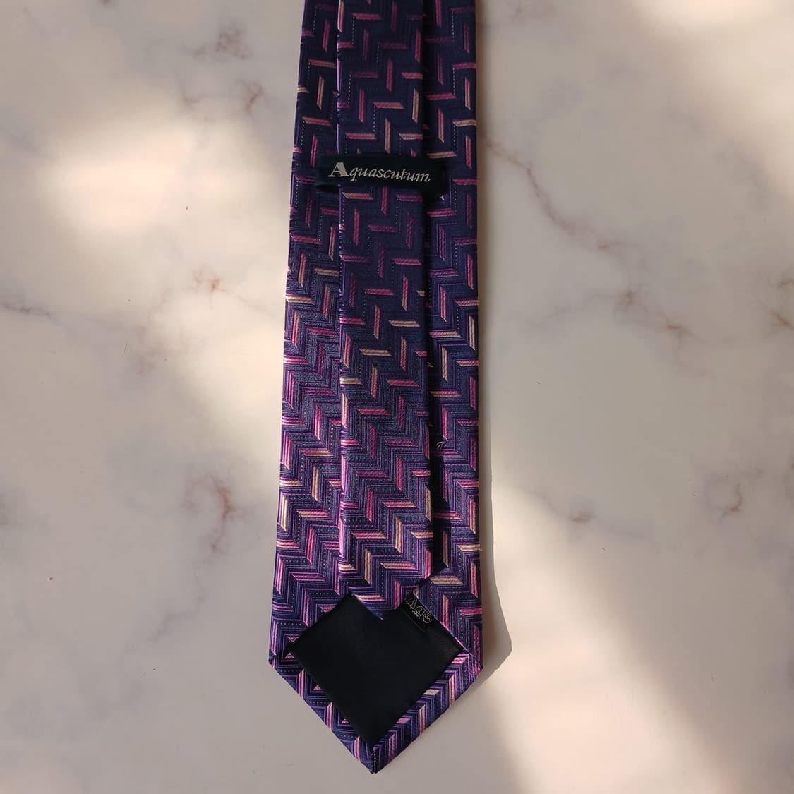 아쿠아스큐텀 실크 헤링본 패턴 넥타이 8.9cm A+등급 E739
 상품이미지8