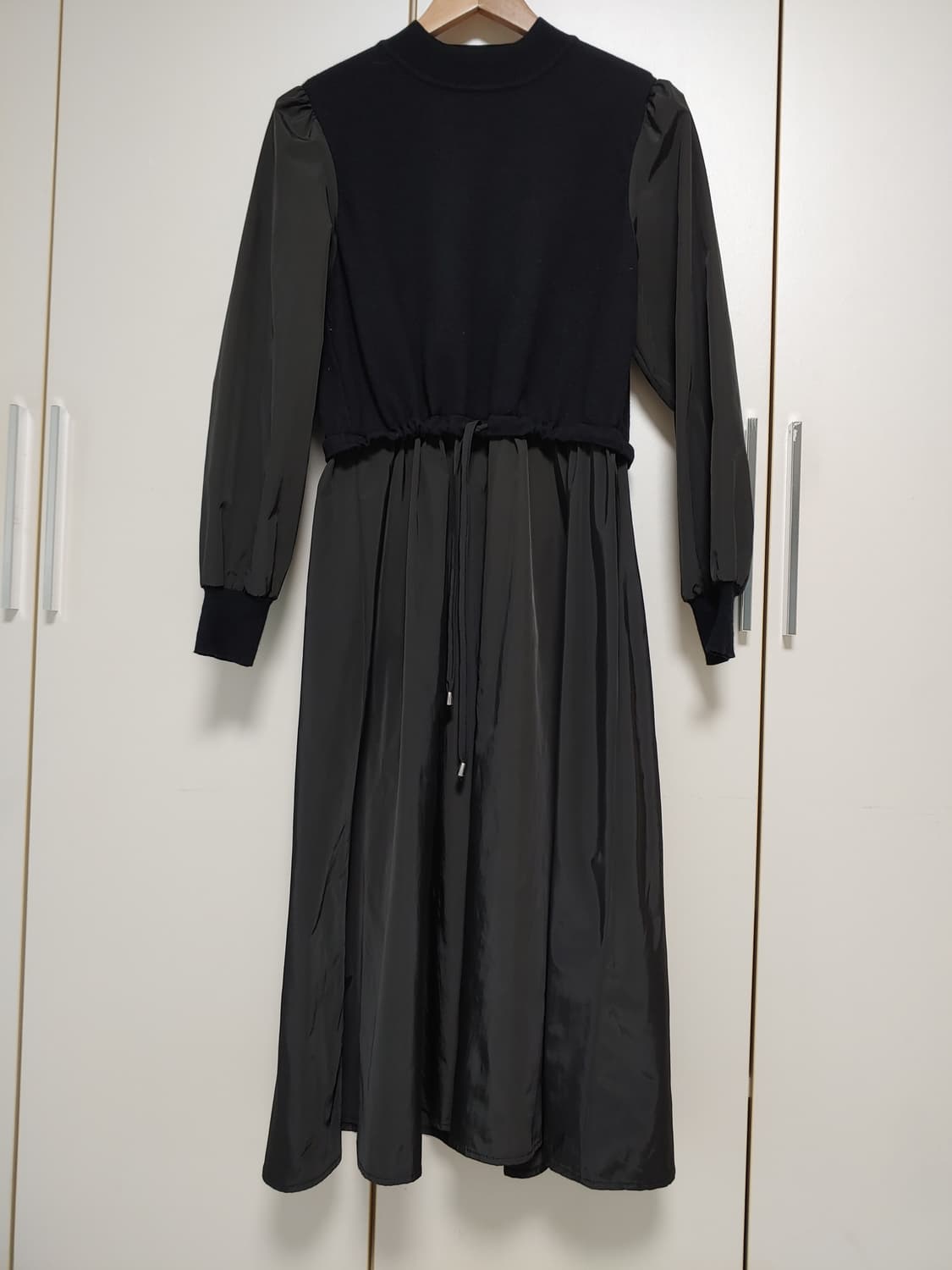 부루앤쥬디 24년 롱 블랙 원피스 상품이미지5