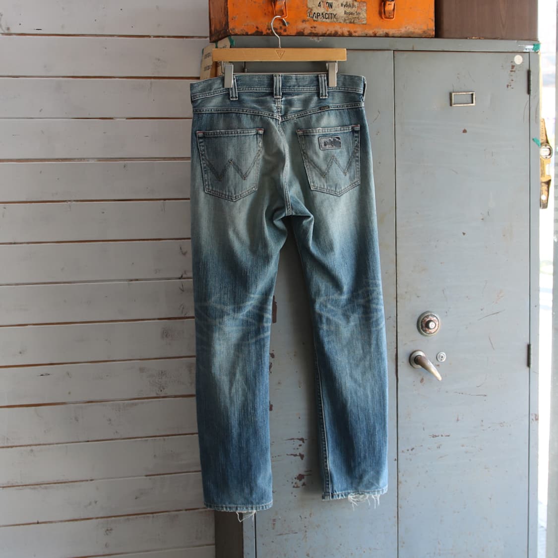 (착용컷) Wrangler 데님 팬츠 (남성용 33.5-34) 상품이미지2