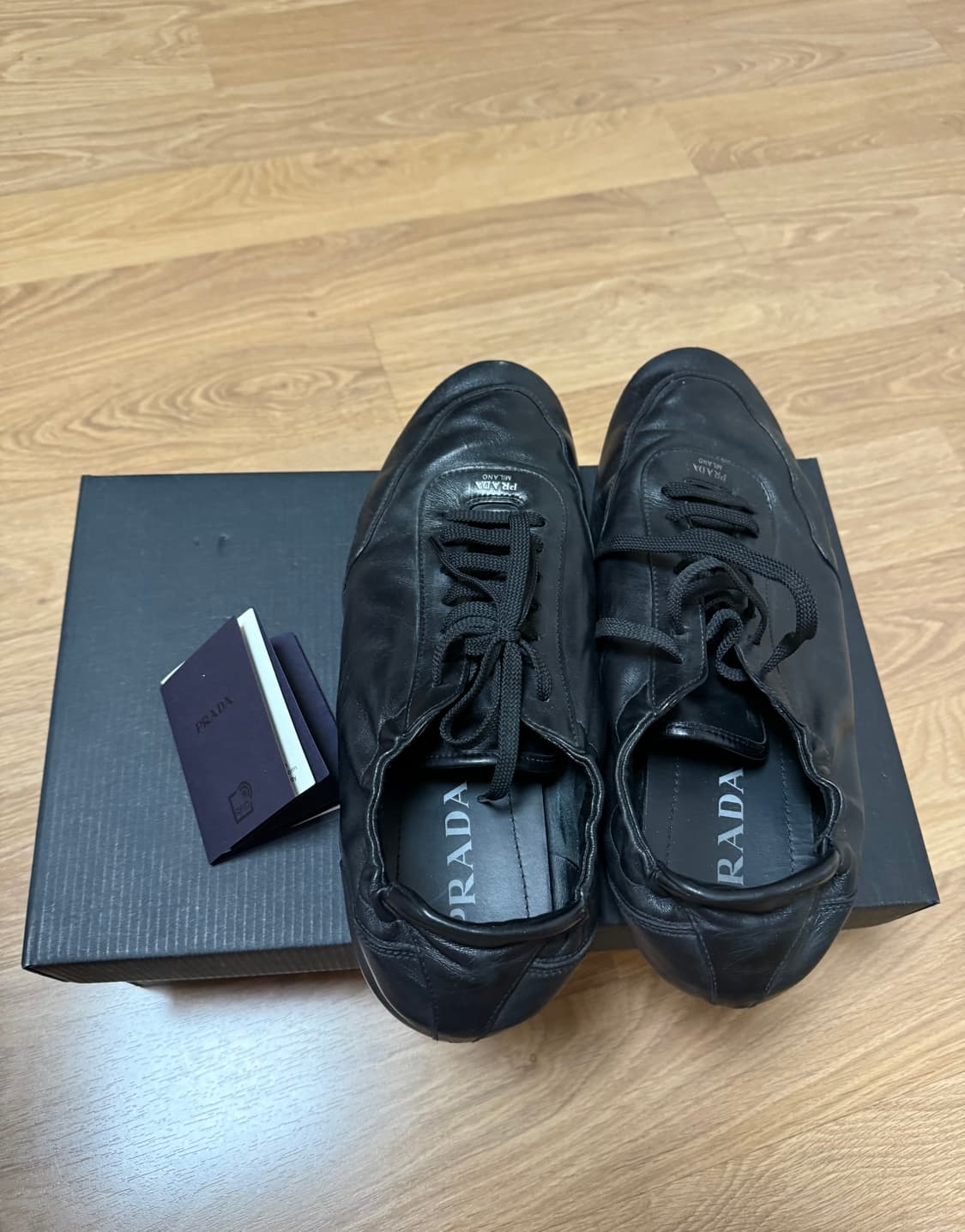 프라다 컬랩스 레더 블랙 UK9 상품이미지1