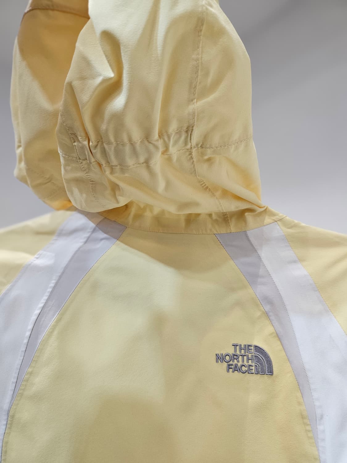 노스페이스 경량 바람막이 자켓 상품이미지6
