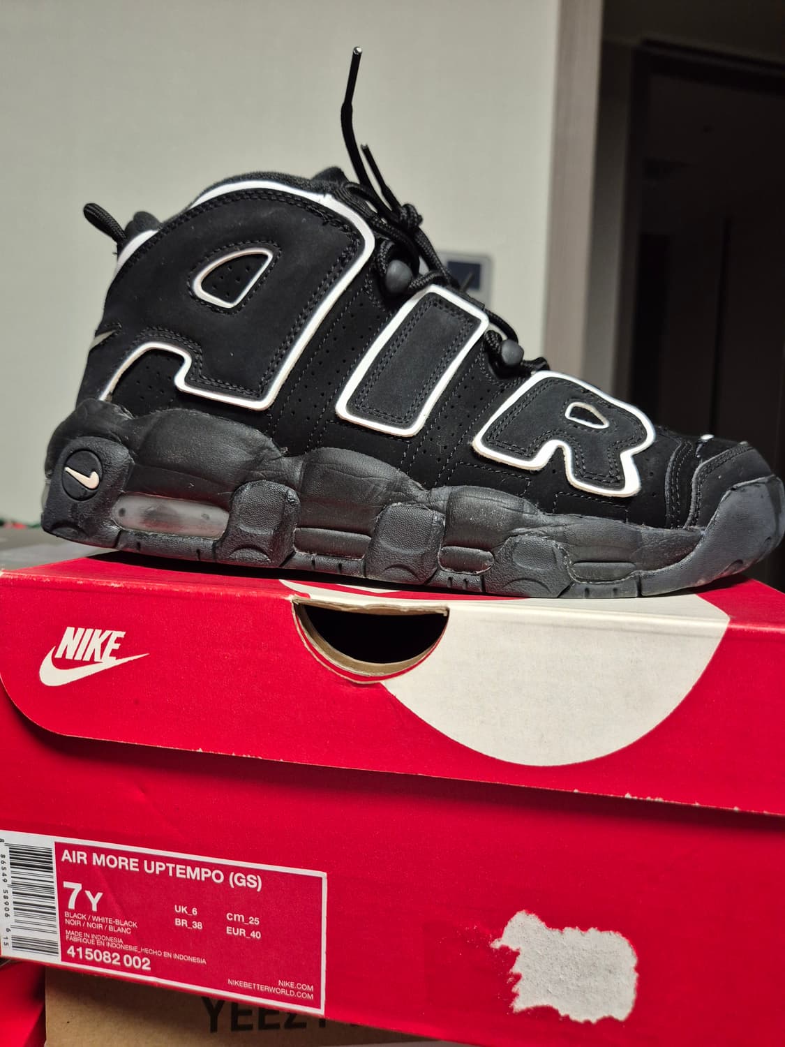 나이키 에어 모어 업템포 블랙 화이트 상품이미지3