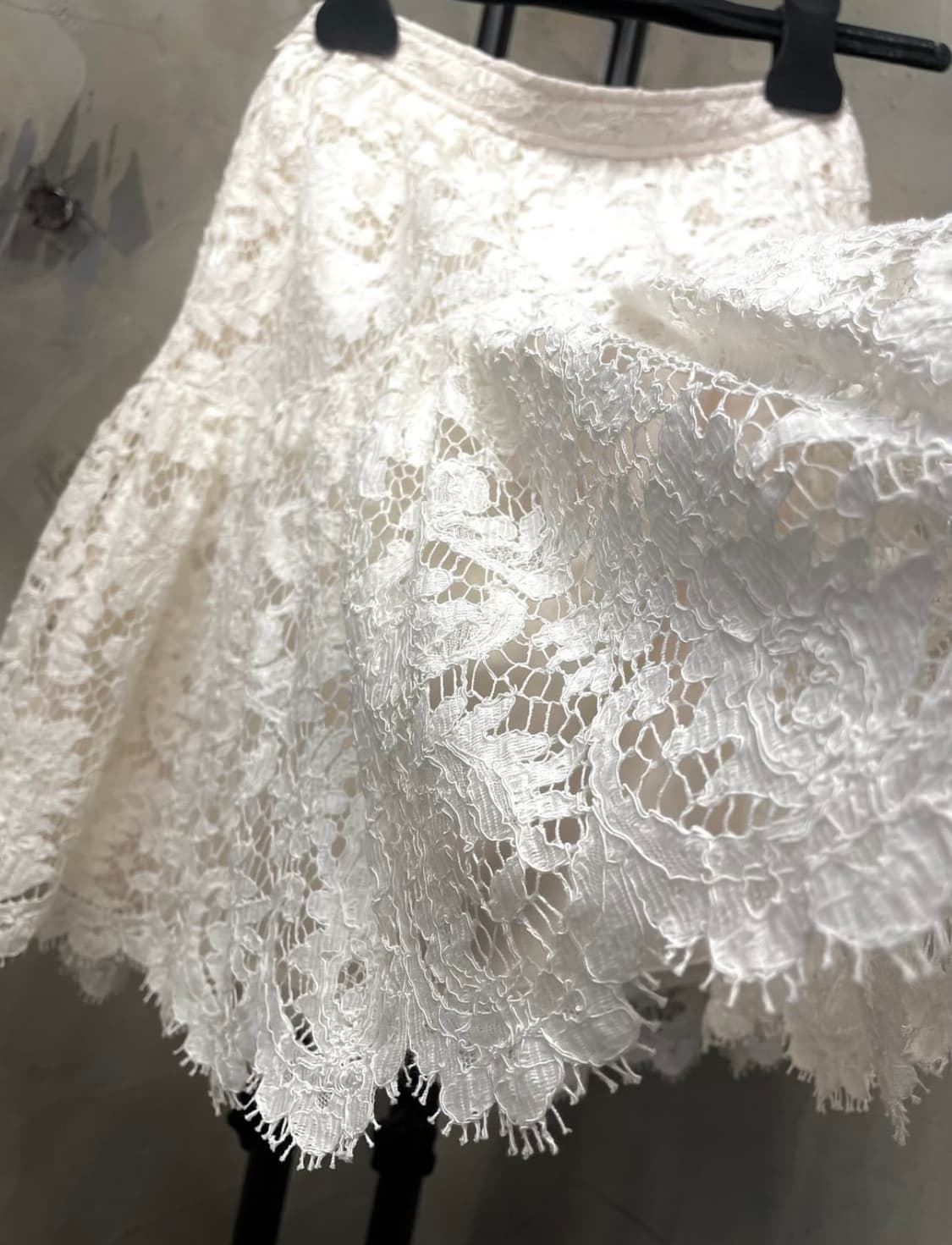 생로랑 레이스 플리츠 미디 스커트 상품이미지6