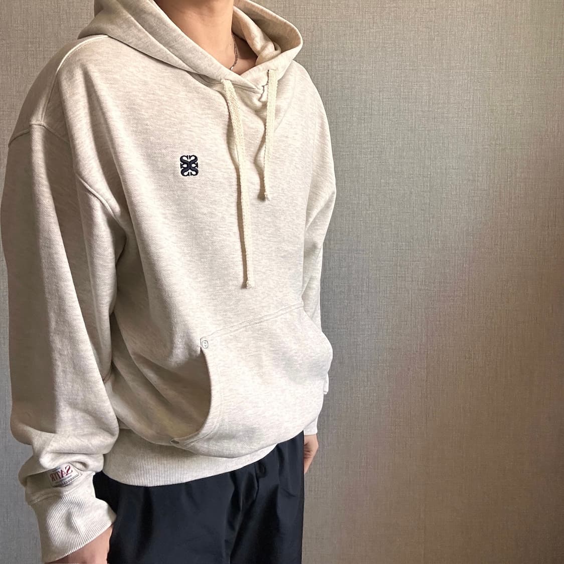 SATUR 세터 스몰로고 리벳 오트밀 후드 상품이미지4