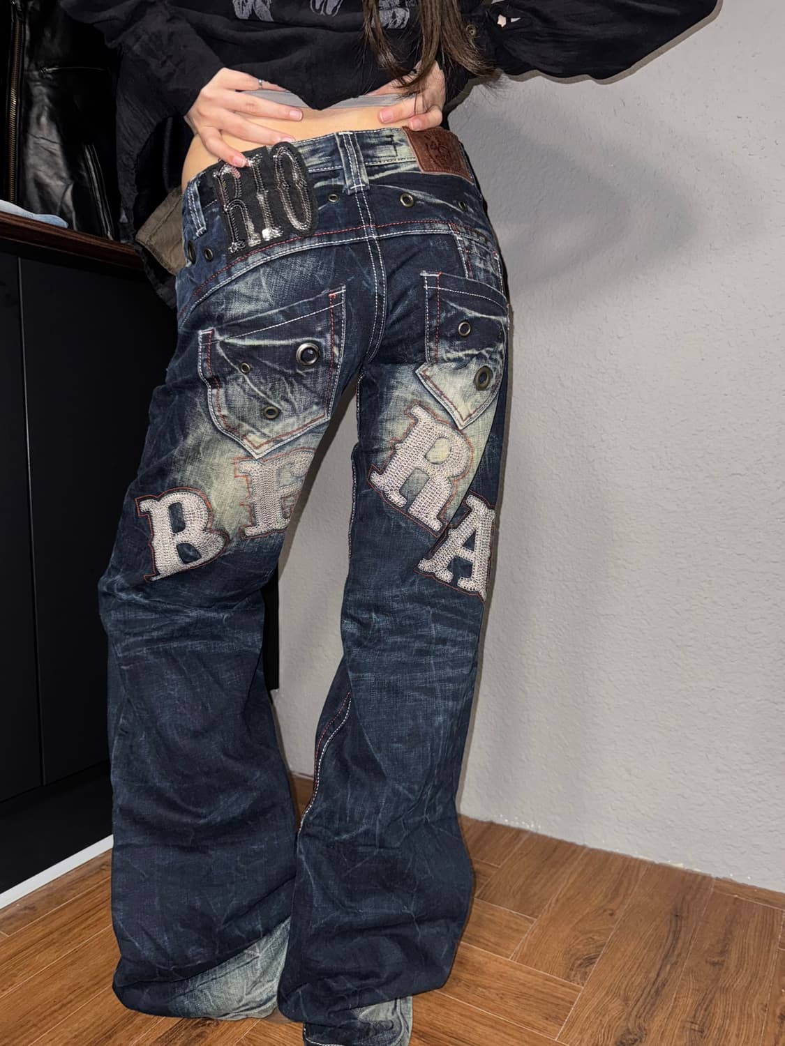 RIOBERA 리오베라 로우라이즈 자수 데님팬츠 상품이미지7