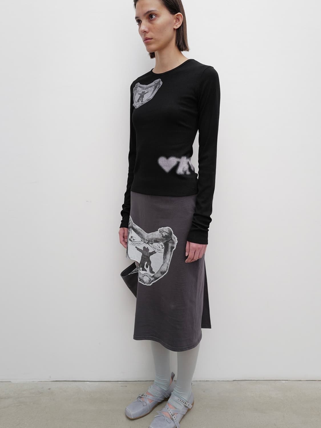 오픈와이와이 RIBBED YY HUG&HEART TOP, BLACK 상품이미지3