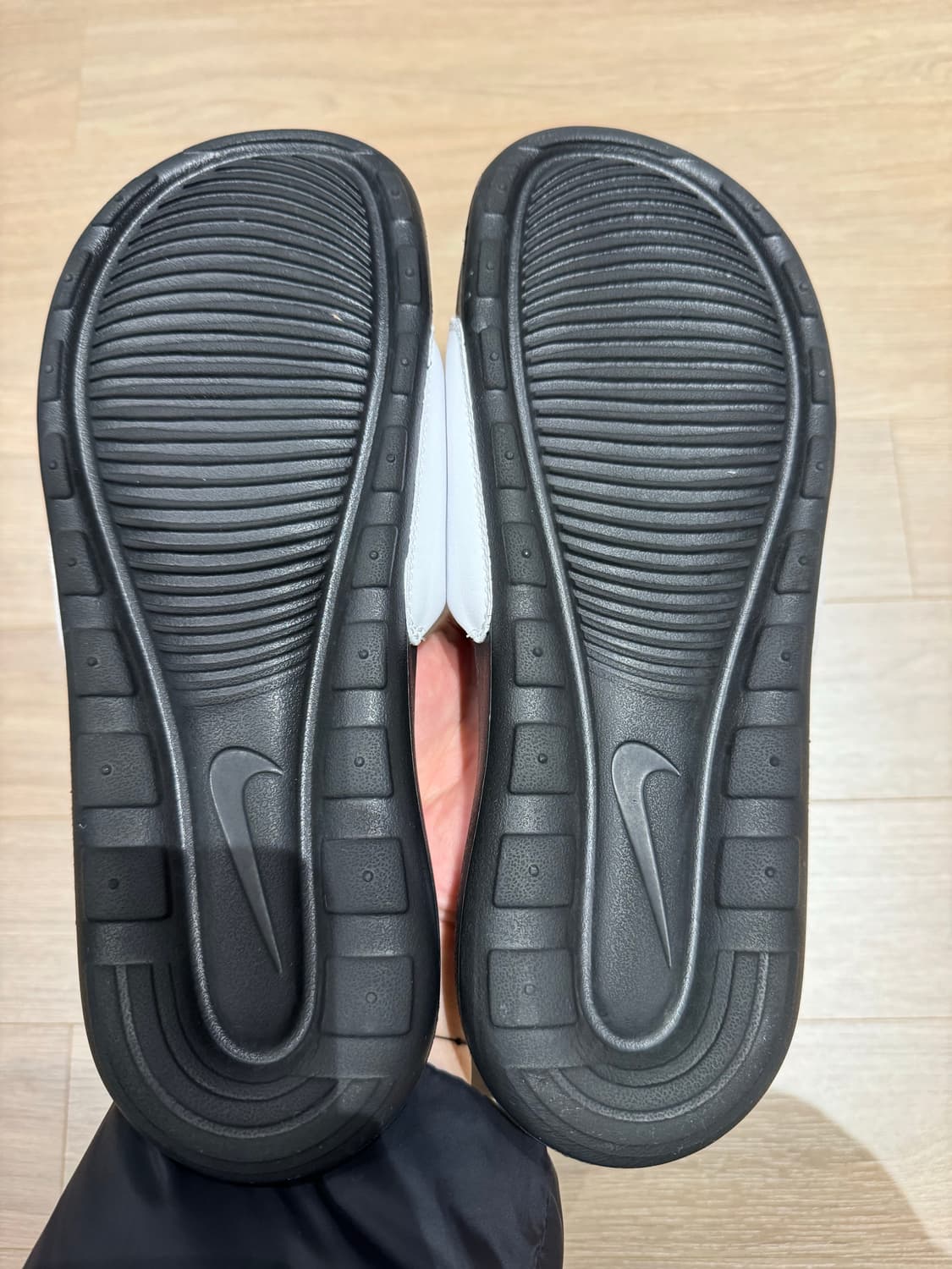 나이키 빅토리원 슬라이드 슬리퍼 상품이미지2