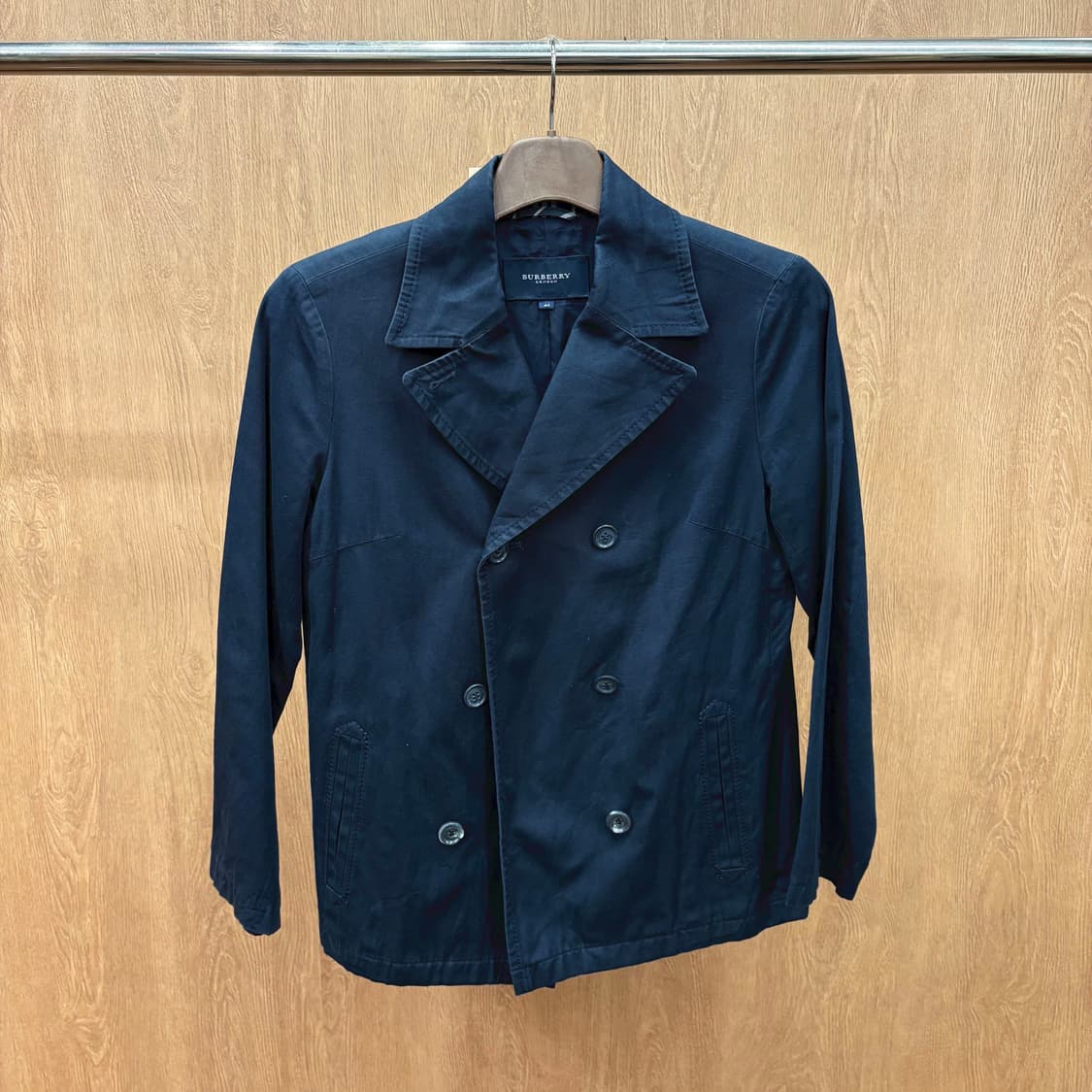 버버리 런던 더블 브레스티드 자켓 노치드 라펠 디테일 레귤러핏 네이비 상품이미지2