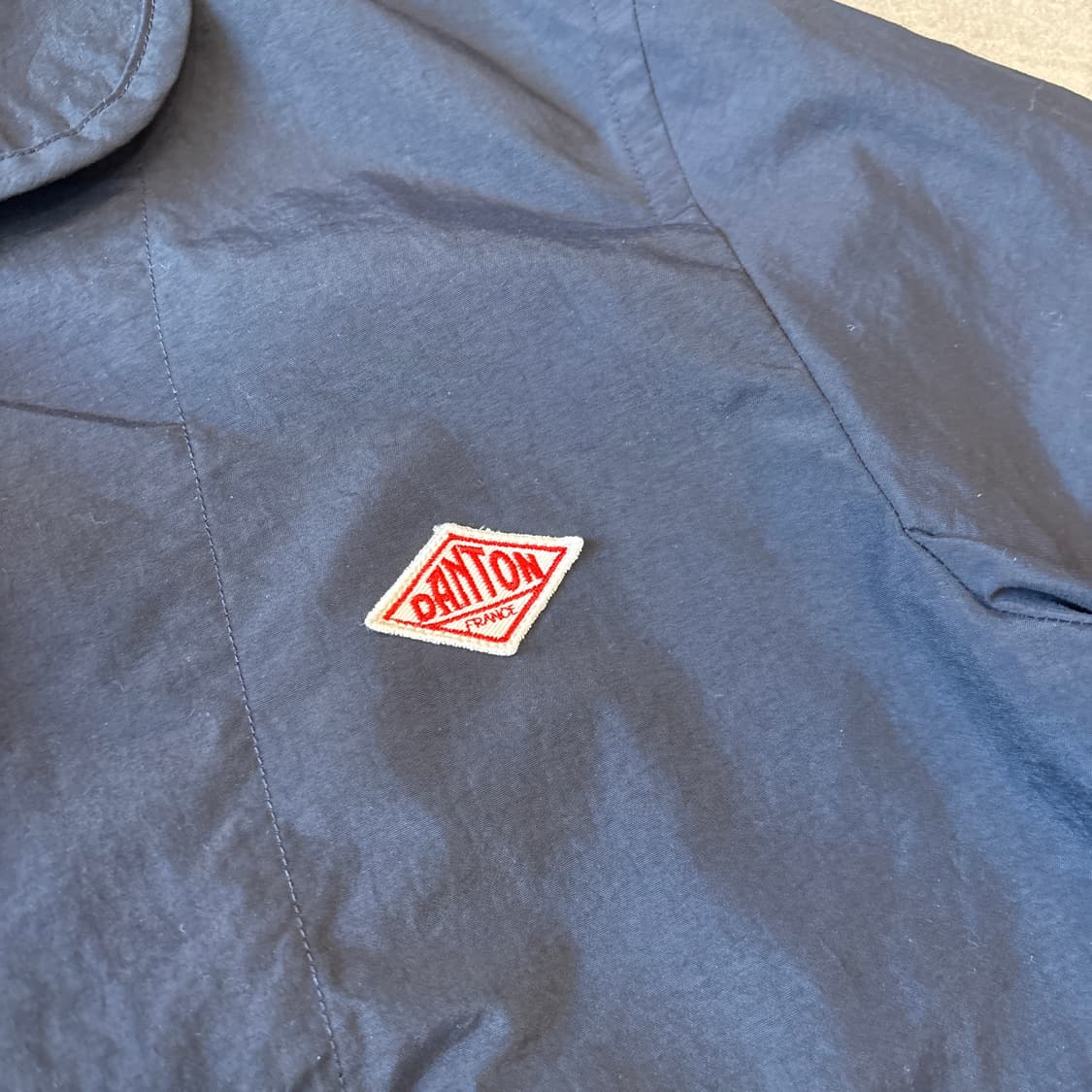 단톤 x 빔즈 네이비 나일론 자켓  상품이미지6