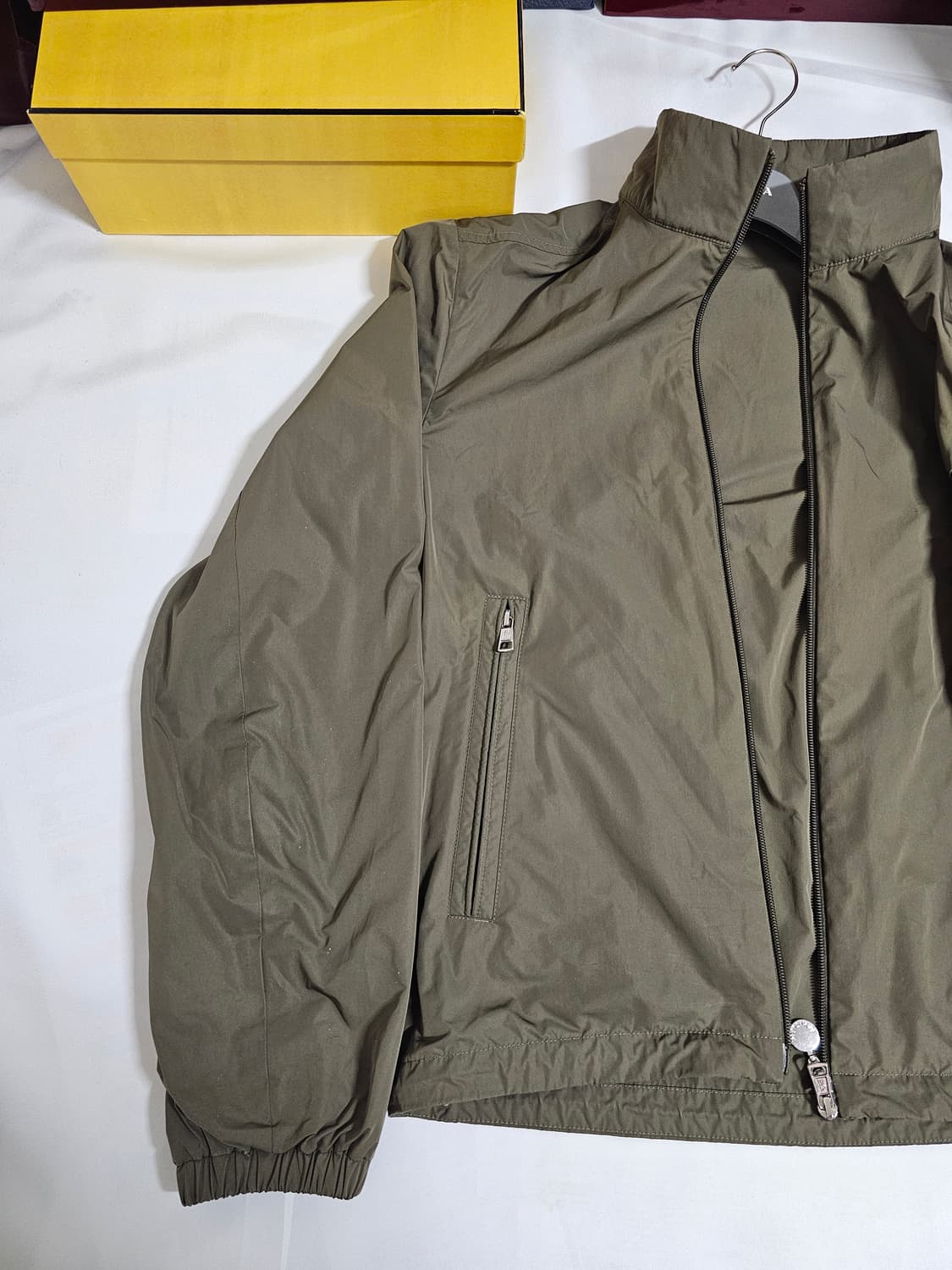 몽클레어 삼선바람막이 팝니다 상품이미지1