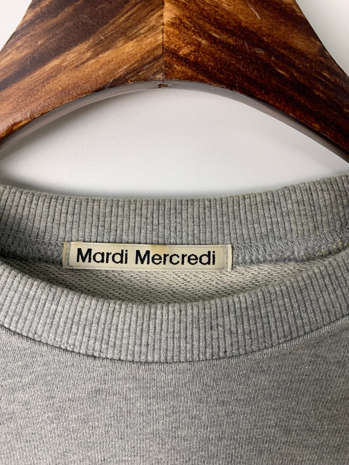 마르디 메크르디 빅로고 그레이 맨투맨 상품이미지5