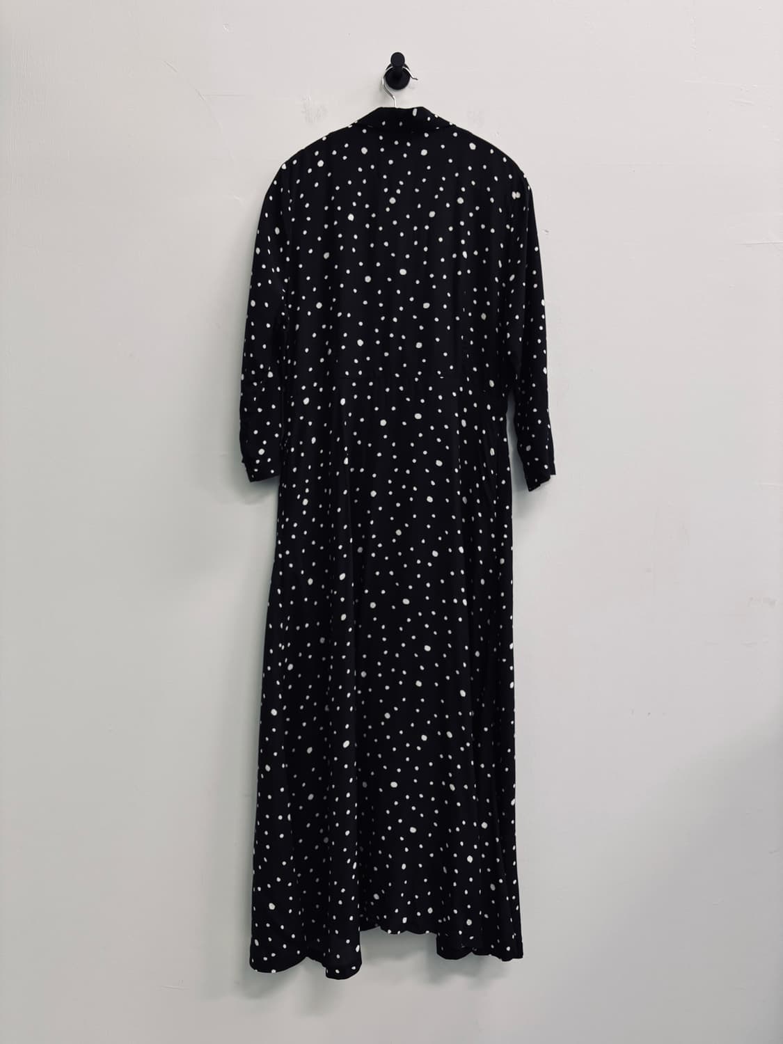 오르(ORR) 도트 프린트 맥시 셔츠 원피스 블랙 상품이미지4