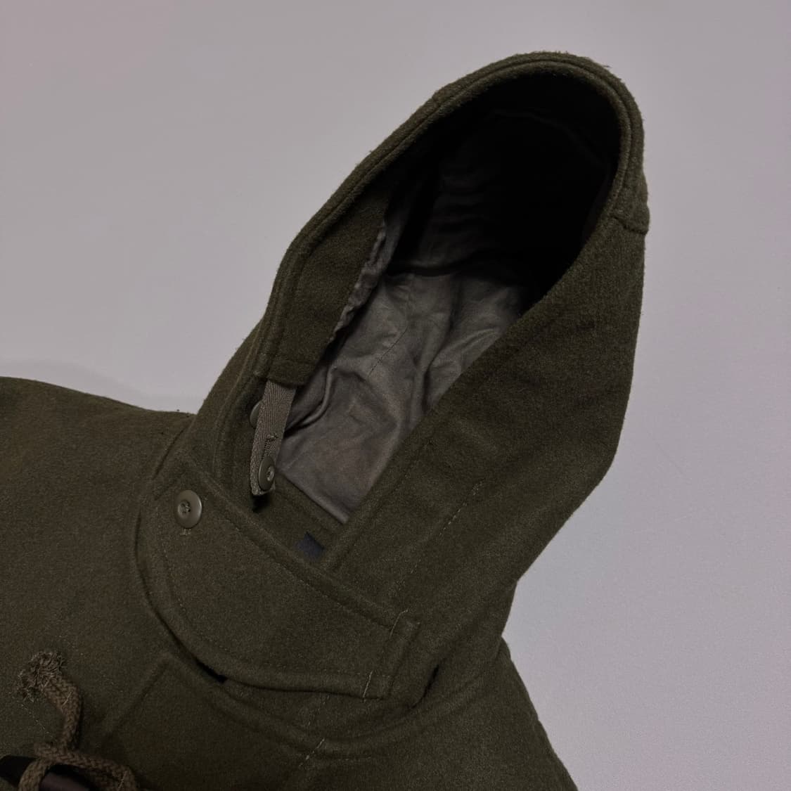 빔즈(BEAMS) 다크그린컬러 폴리 레이온 혼방 빅실루엣 후드 더플 코트 상품이미지4