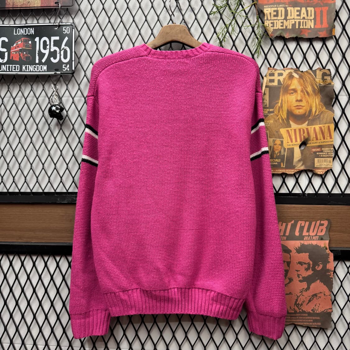 23FW 슈프림 체스트 스트라이프 스웨터 전면 로고 포인트 핑크 상품이미지2