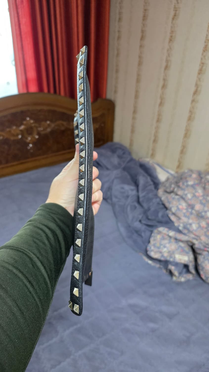 (정품) 발렌티노 락스터드 클러치/남녀공용/검정/개인 상품이미지9