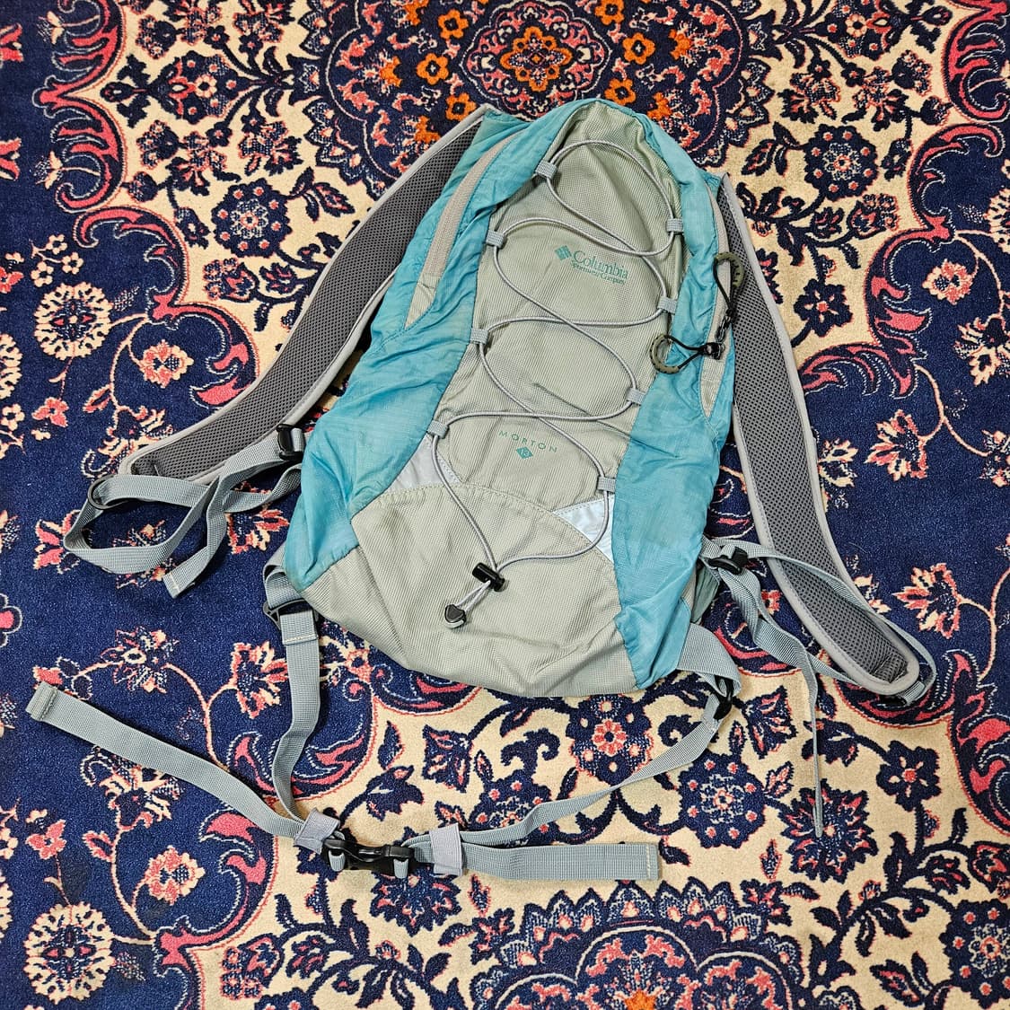 컬럼비아 MORTON 13리터 에메랄드 실버 경량 백팩
 상품이미지2