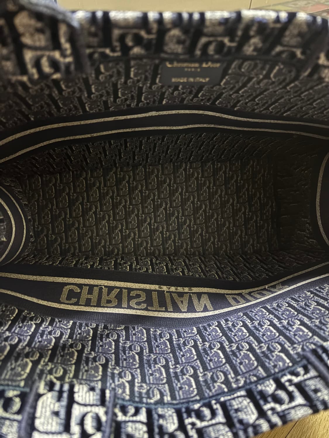 디올 데보레 오블리크 북토트 라지 / 수수료 제가낼게요. 상품이미지4