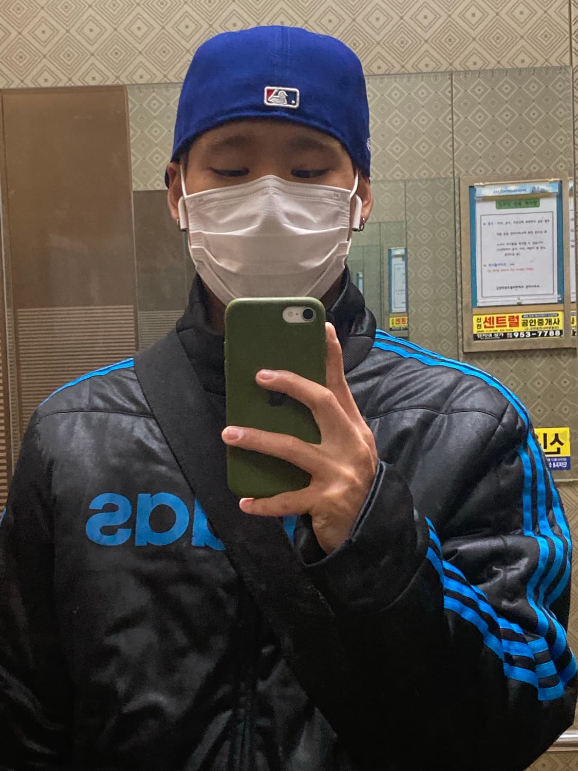 아디다스 블랙 퀄팅 집업 점퍼 상품이미지1