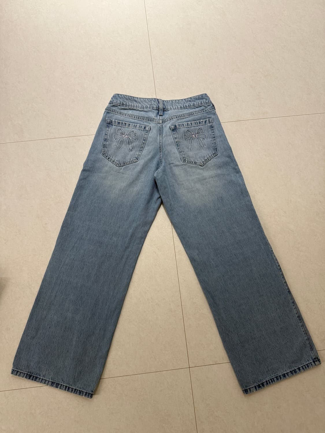 Hollister 리본 자수 배기 데님 팬츠 상품이미지3